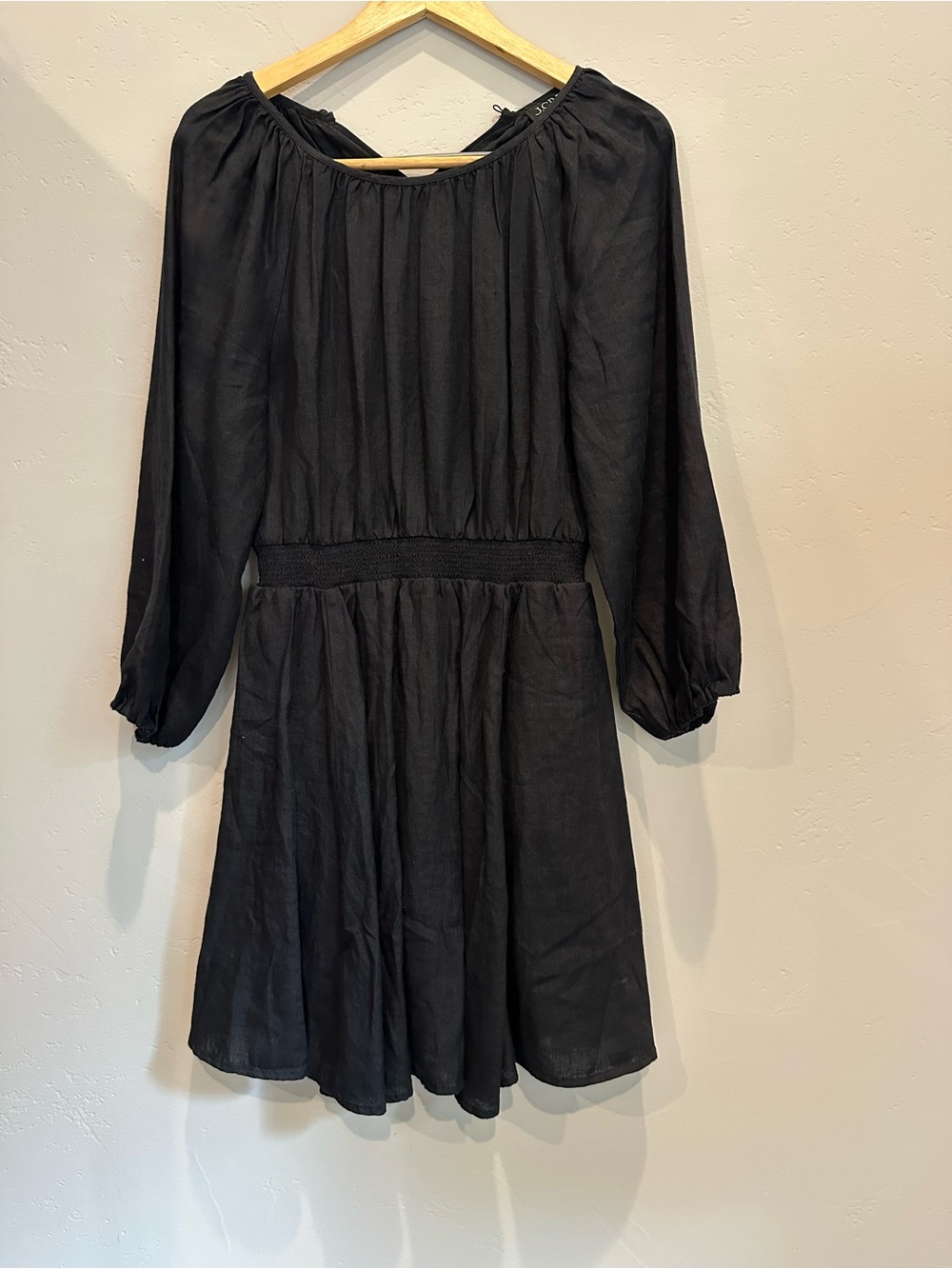 Women's Black Long-Sleeve Smocked Waist Dress